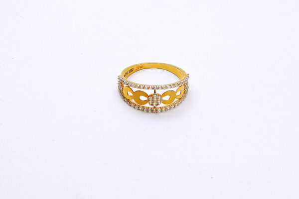 Elegant Infinity-Inspired Diamond-Studded Gold Band