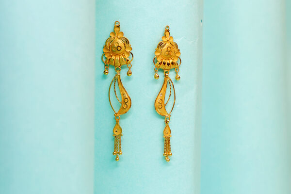 Elegant Traditional Filigree Gold Drop Earrings