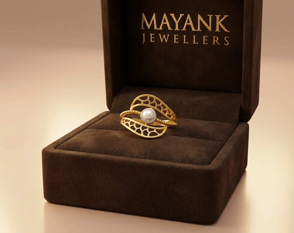 Artistic Filigree Leaf-Inspired Gold Ring