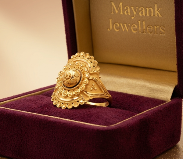 Exquisite Filigree Heritage Gold Ring
