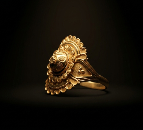 Exquisite Filigree Heritage Gold Ring