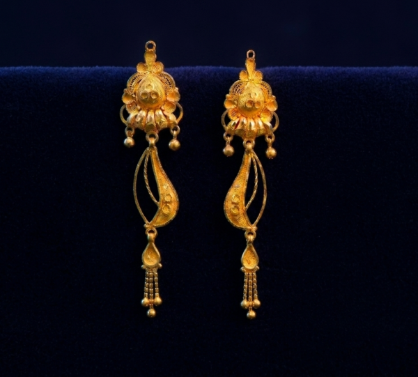 Elegant Traditional Filigree Gold Drop Earrings