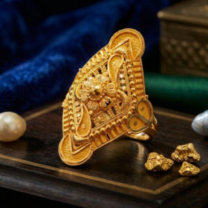 Exquisite Floral Filigree Gold Statement Ring