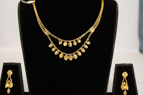 Delicate Gold-Plated Double-Layer Leaf Charm Necklace Set