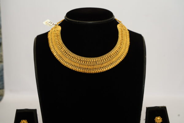 Mayank Jewellers Royal Gold-Plated Heavy Choker Necklace and Earrings Set